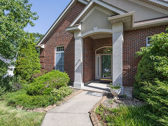 3rd image of 4003 Damson Ct