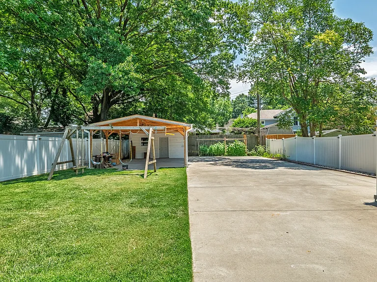 2113 Scott Ave — Photo 23