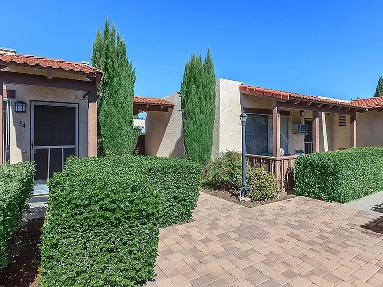 Portofino Apartments — Photo 7