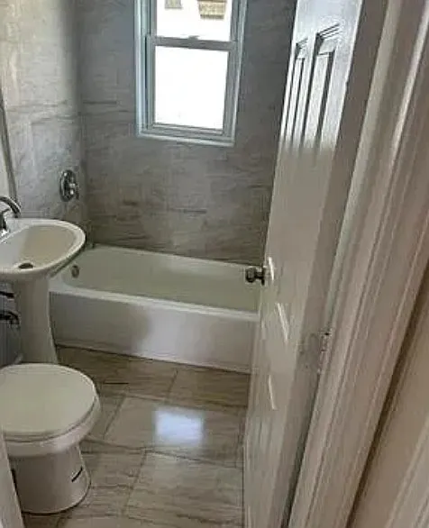 4 bed, $1,800 — Photo 3