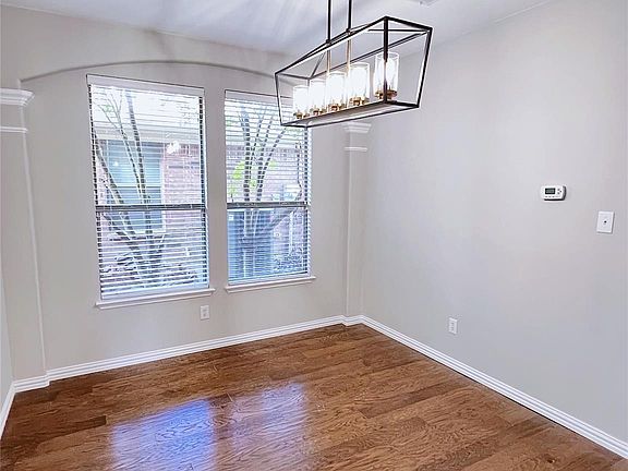 5th image of 2745 Laurel Oak Dr