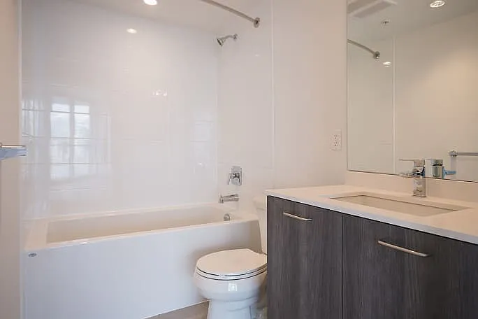 Aquilini Centre South - 605 — Photo 2