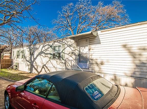 2nd image of 819 Pleasant Oaks Dr
