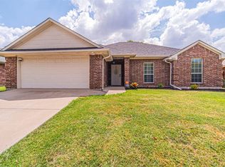 1001 E Burnett St, Ennis, TX 75119