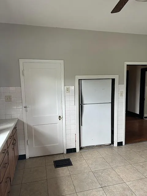 6 bed, 4007 sqft, $2,650 — Photo 4