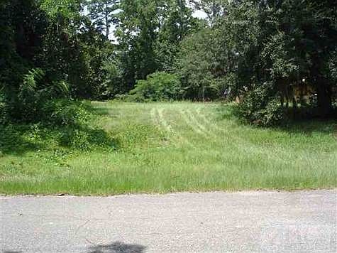 3rd image of 1105 S Magnolia Dr