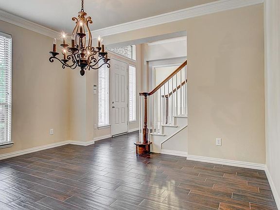 3rd image of 1109 Lady Carol Ln