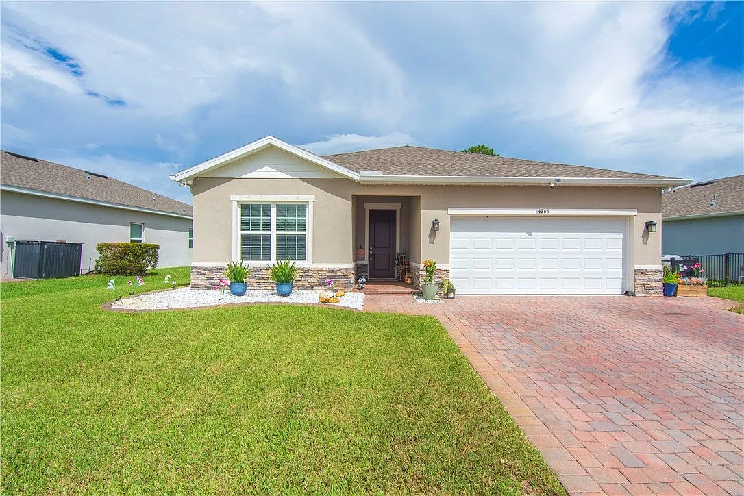 3 bed, 1533 sqft, $3,350 — Photo 1