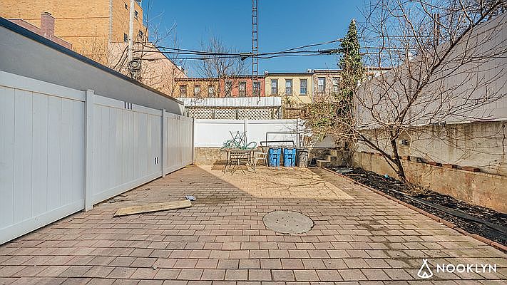1st image of 187 18th St #1R