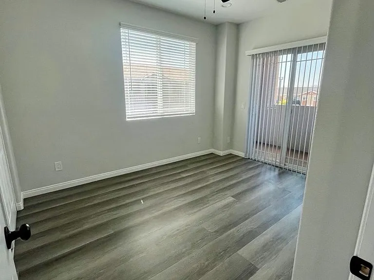 9223 Cypress Ave Fontana, CA 92335 — Photo 16