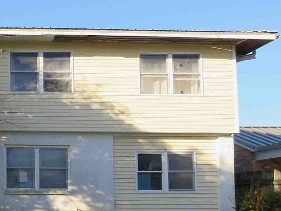 5th image of 2212 Elizabeth St