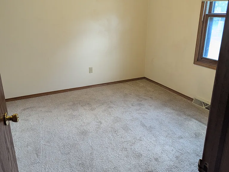 1357 Regal Ave — Photo 6