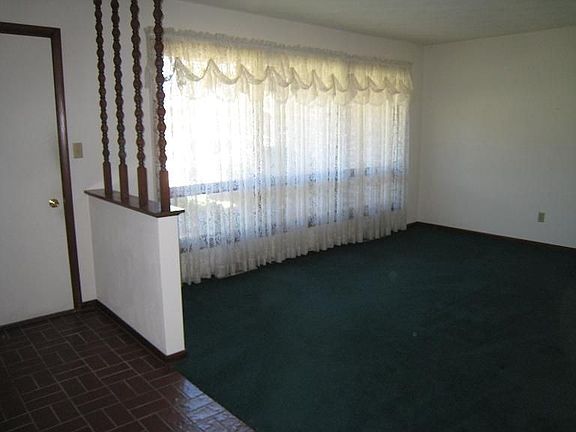 4th image of 25268 Dana Dr