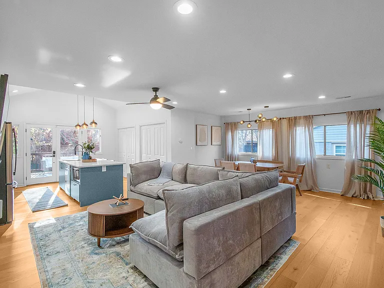 1330 Dean St — Photo 40