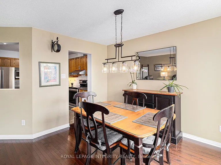 564 Renaissance Dr — Photo 13