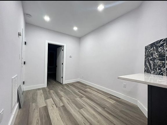 3rd image of 46 Logan Ave Floor 1