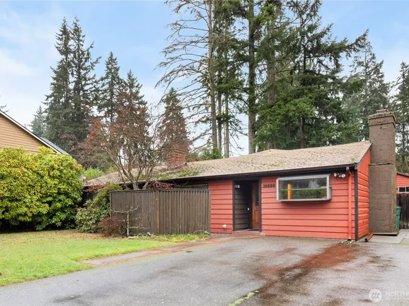19326 5th Ave NE, Seattle, WA 98155