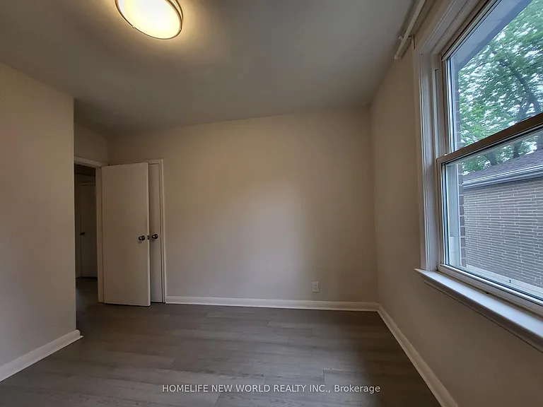 118 Cartier Cres #UPPER — Photo 15
