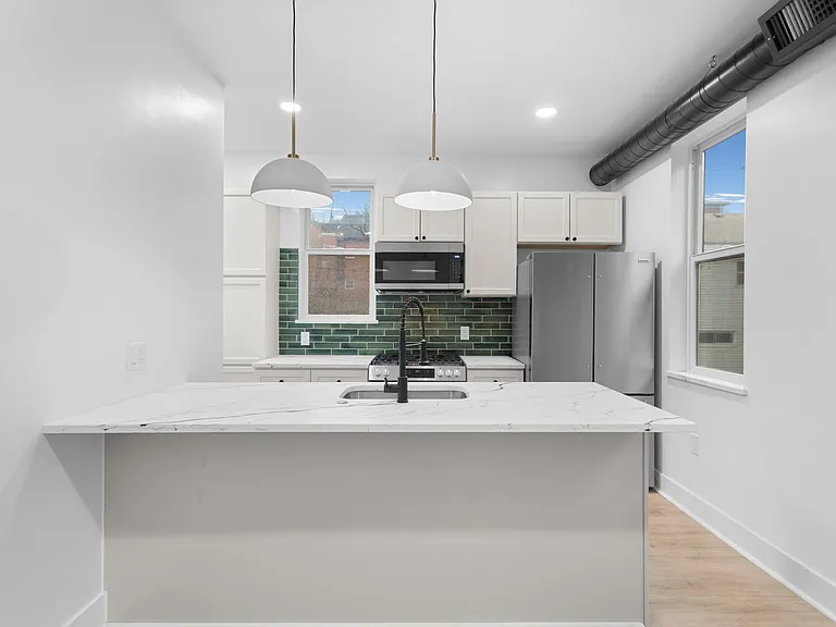 2035 Forbes Ave #201 — Photo 16