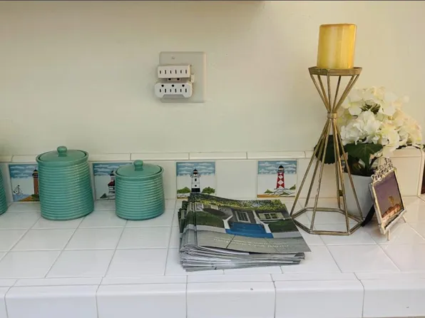 713 Lighthouse Ave, Santa Cruz, CA 95060