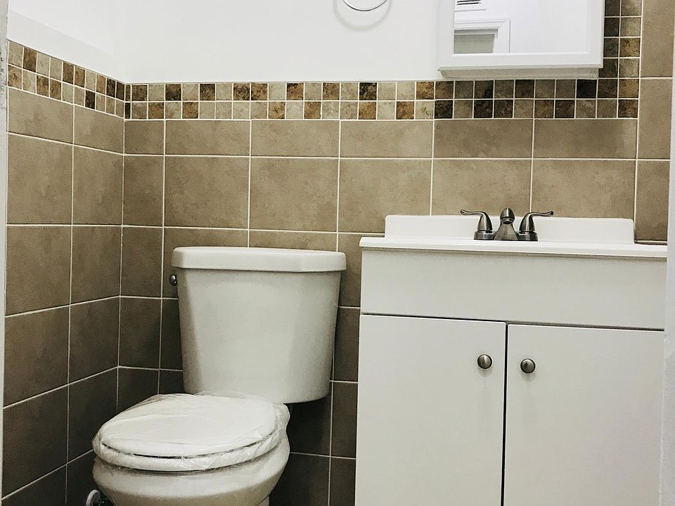 Bathroom Fully renovated angle 1