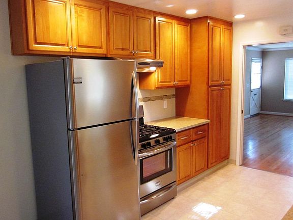 3rd image of 259 Pamela Dr