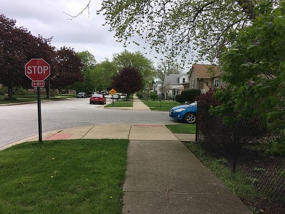 5th image of 2701 W 97th Pl