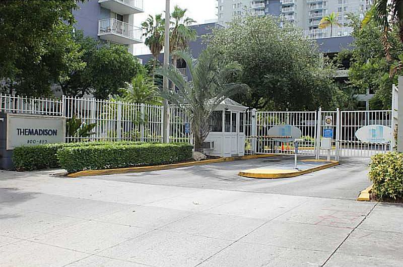 1st image of 850 N Miami Ave APT 1610
