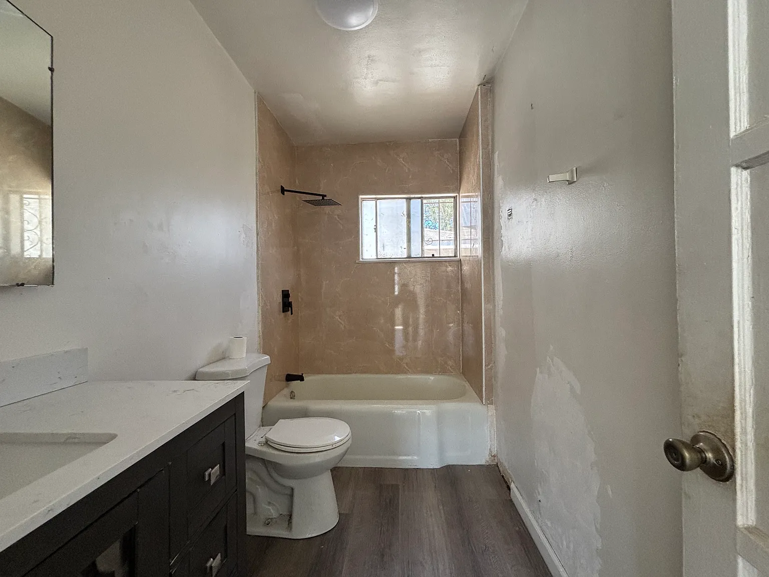 1 bed, 600 sqft, $2,100 — Photo 4