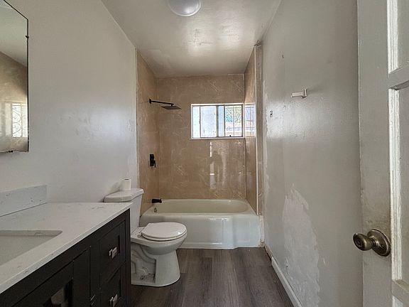 4th image of 11240 S Normandie Ave #O3