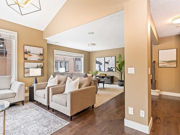 3rd image of 10 SE Discovery Ridge Hl SW #402