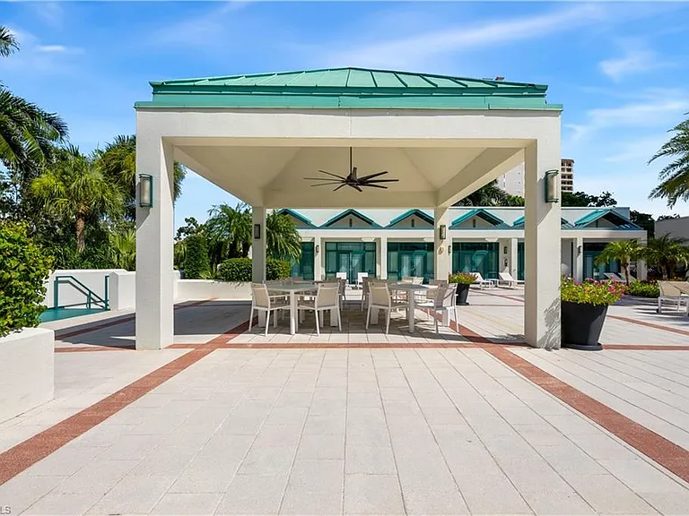 7515 Pelican Bay Blvd #Penthouse D — Photo 45