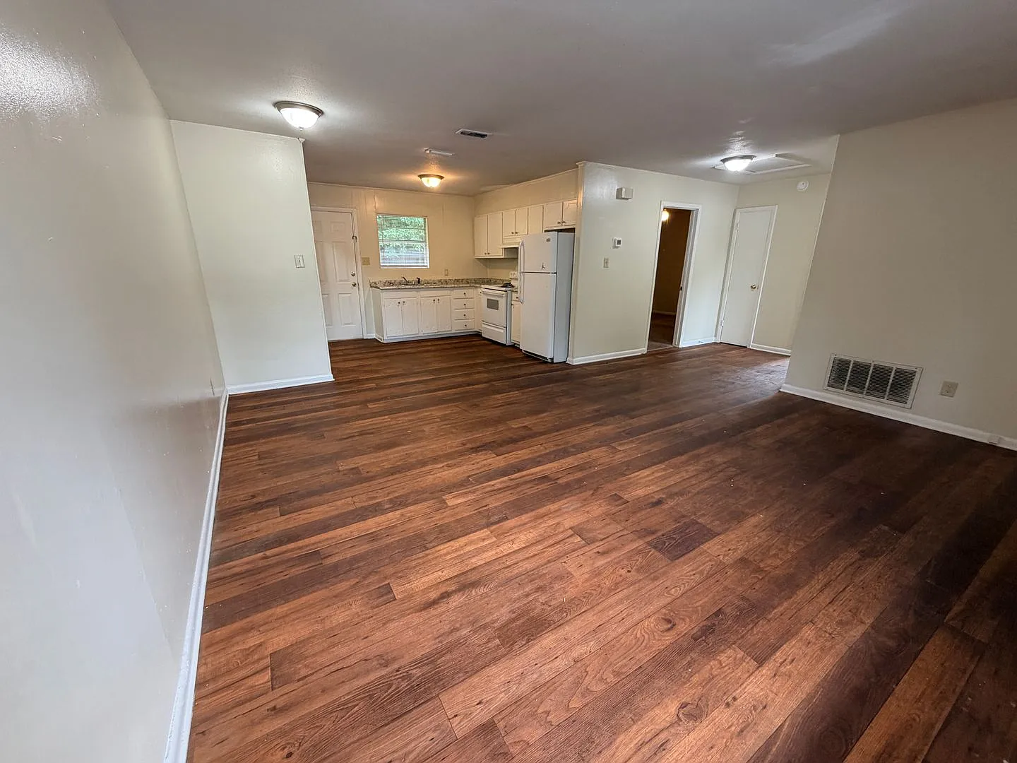 2Bed/1Bath Duplex — Photo 1