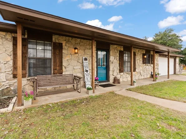 1101 Overhill Dr, Cleburne, TX 76033