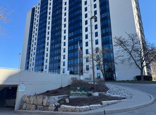 35 Green Valley Dr #101, Kitchener, ON N2P2A5