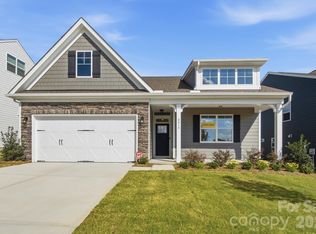 8414 Acadia Pkwy, Sherrills Ford, NC 28673