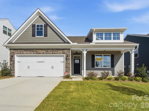 8414 Acadia Pkwy, Sherrills Ford, NC 28673