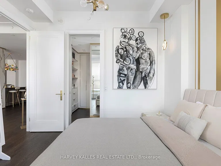 151 Avenue Rd #805 — Photo 27
