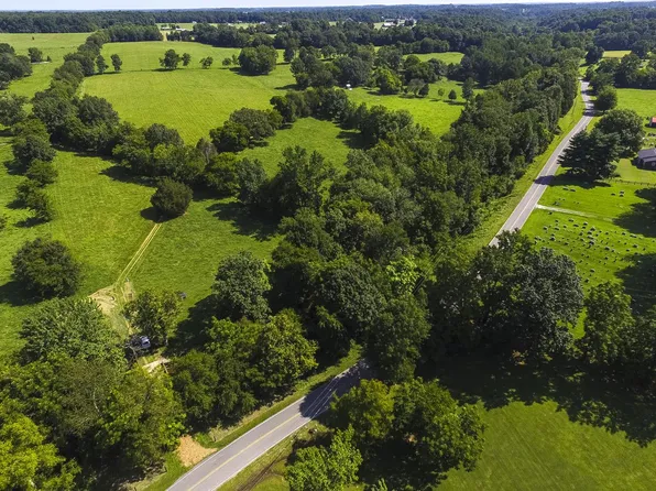 1340 W Hollis Chapel Rd, Portland, TN 37148