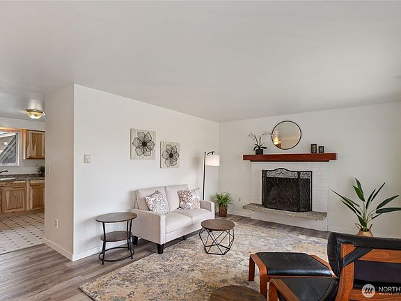 5th image of 17121 B Street E