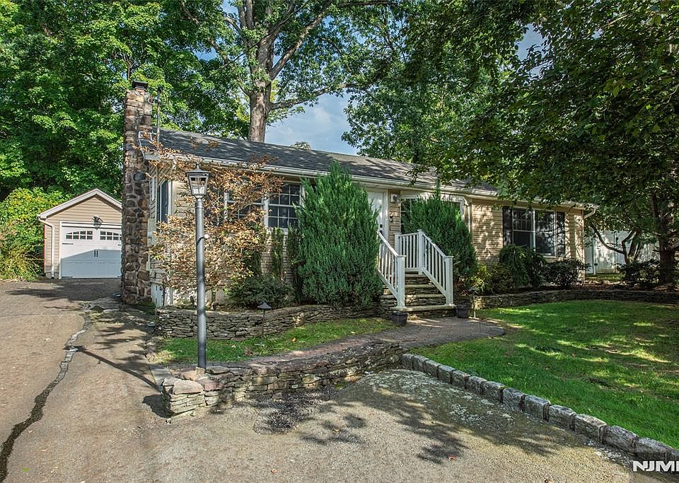 1st image of 53 Laurel Drive