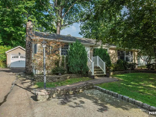53 Laurel Drive, Wayne, NJ 07470