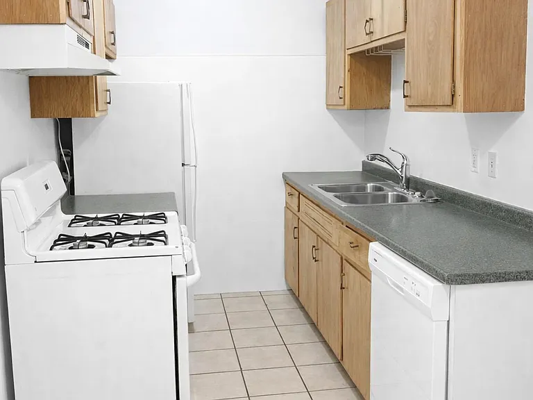 801 University Ave SE — Photo 11