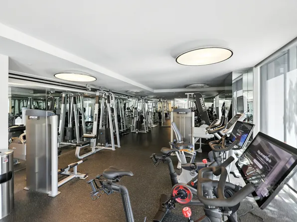 1000 Avenue At Port Imperial image 12 of 38