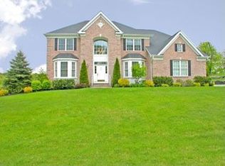 10 Cedar Ct, North Haledon, NJ 07508