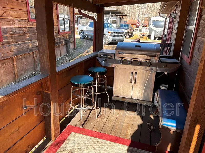 1 bed, 1.0 bath, 408 sqft, $1,195 — Photo 3