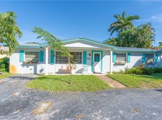 2630 11th St N, Naples, FL 34103