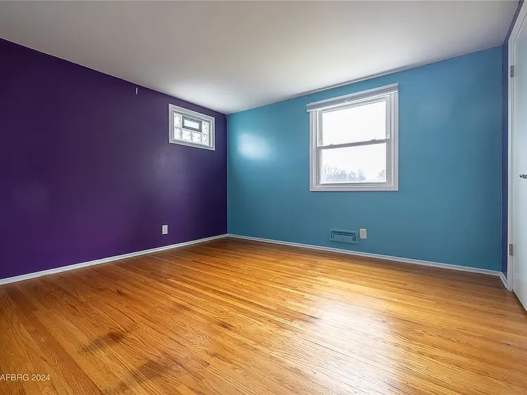 325 Shaftsbury Rd — Photo 4