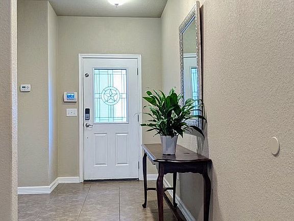 4th image of 1015 Stable Glen Dr