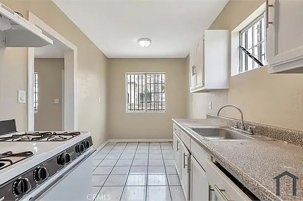 2 bed, $2,400 — Photo 4